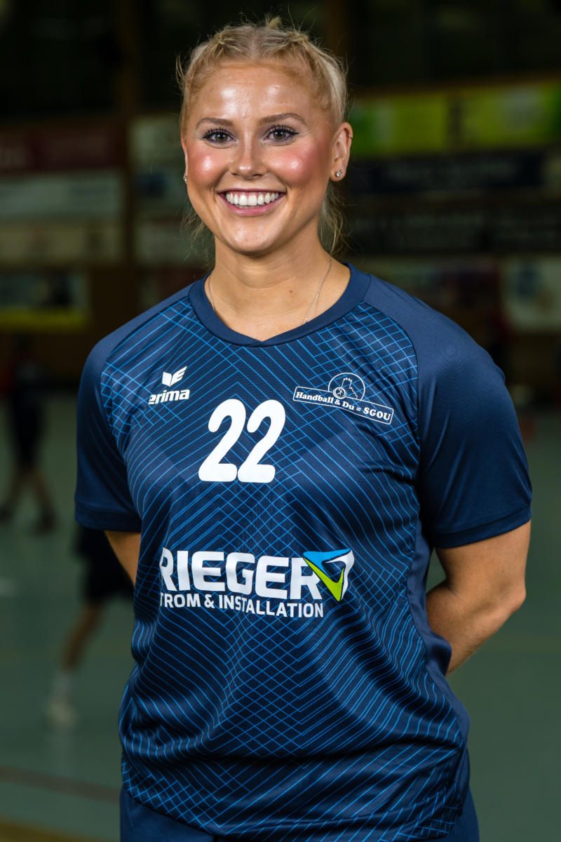 Isabel Heim (#22)